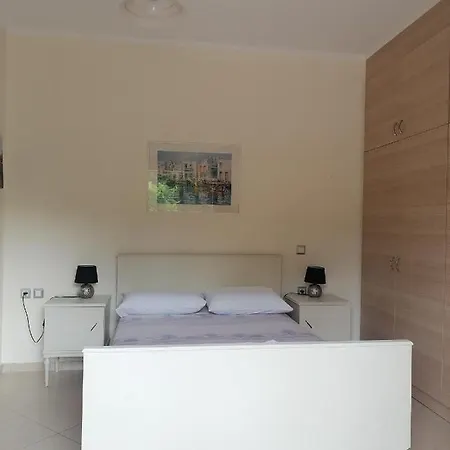 Apartment Dora's