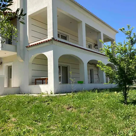 Dora's * Peroulades (Corfu)